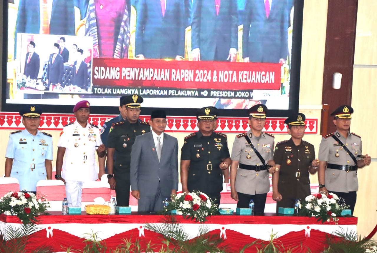 Kapolrestabes Medan Hadiri Undangan DPRD Kota Medan Dalam Siaran Langsung Pidato Presiden RI Pada Sidang Tahunan MPR RI