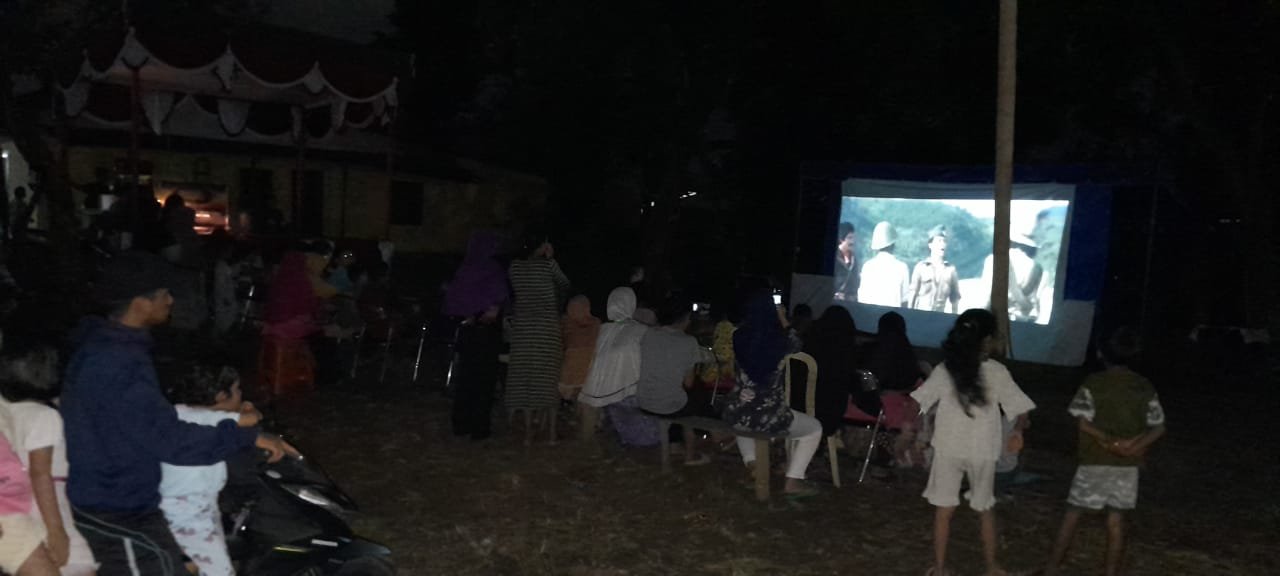 Unik..!! Bajak Empat Barat Suguhkan Layar Tancap Pada Malam Kemerdekaan