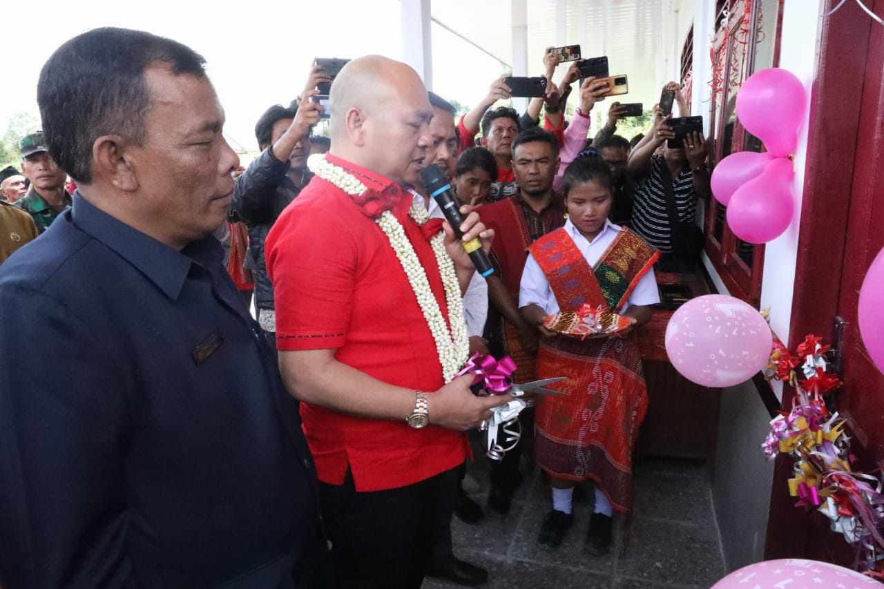 Bupati Taput Resmikan SMP Negeri 6 Sipahutar