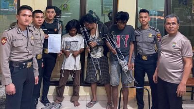 Tim Patroli Perintis Presisi Samapta Polrestabes Medan Bubarkan Kerumunan Suporter Sepakbola
