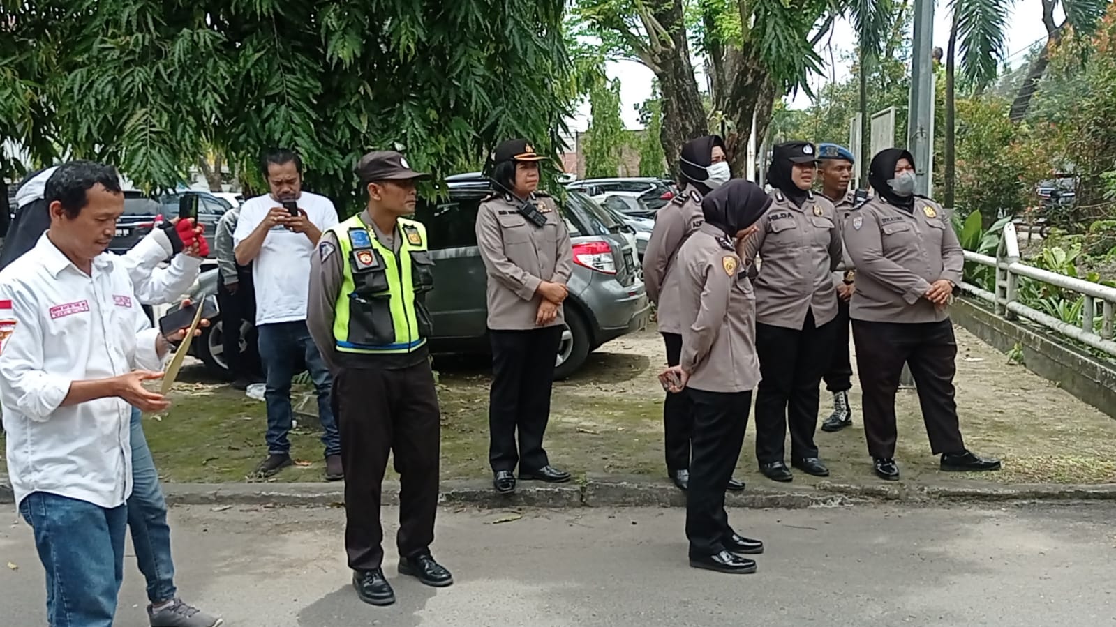 Kasi Humas Restabes Medan Kawal Unras DPC LSM Pakar