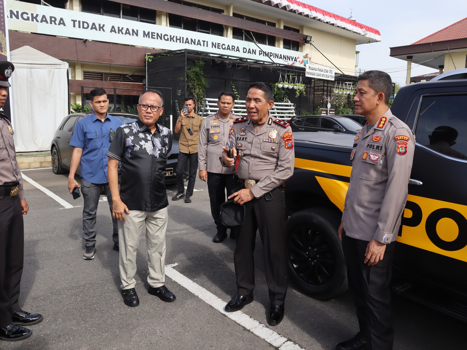 Kapolrestabes Medan Cek Kendaraan Dinas Patroli Dilanjutkan Patroli