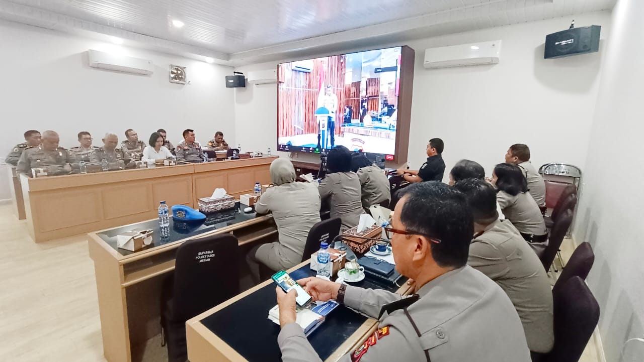 Wakapolrestabes Medan Hadiri Zoom Meeting Taklimat Awal Audit Kinerja ltwasda Polda Sumut TA 2023