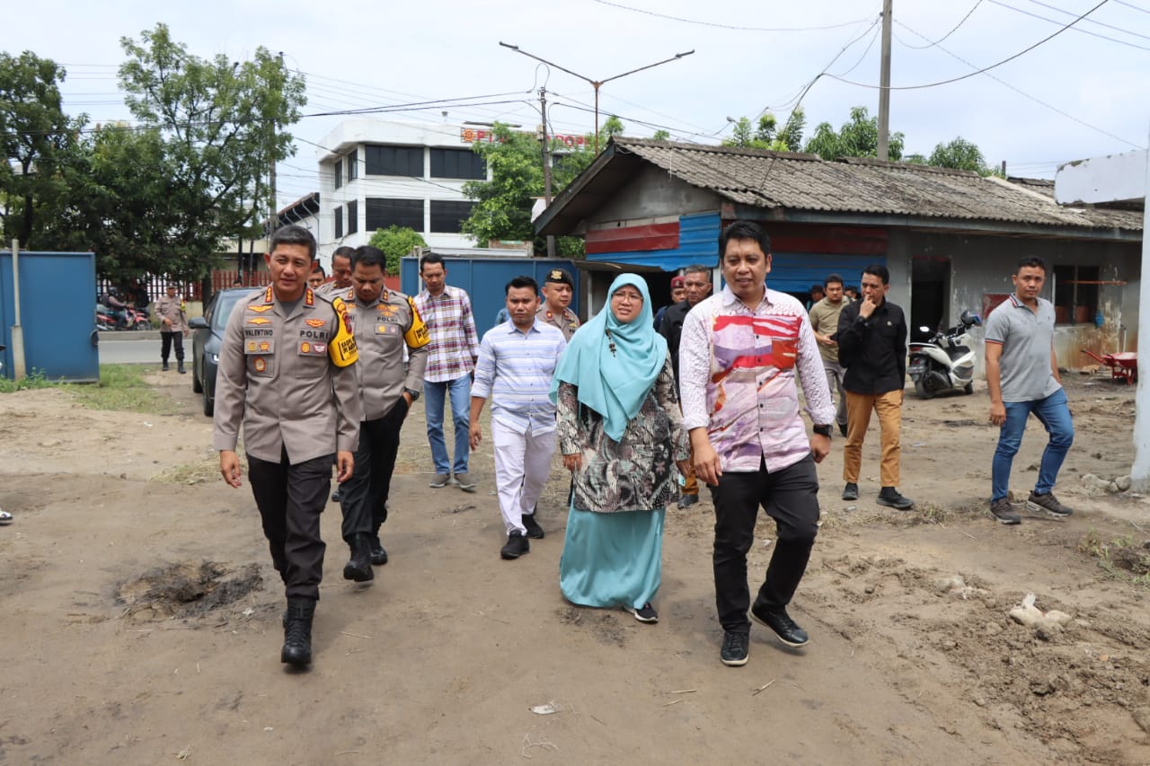 Kapolrestabes Medan Cek Gudang Logistik KPU dan Bawaslu di Jalan Yos Sudarso