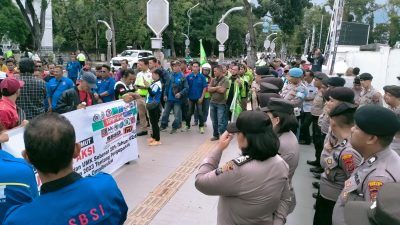 Polrestabes Medan Amankan Unras Gebrak Sumut di Kantor Gubernur