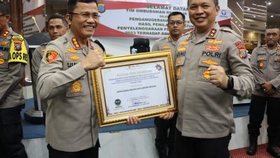 Kapolrestabes Medan Terima Penghargaan Dari Ombudsman Sumut