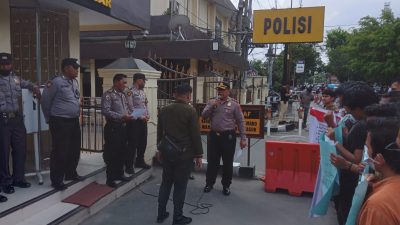 Geruduk Mapolrestabes Medan, Aliansi Mahasiswa Penyelamat UINSU Minta Polisi Tidak Perlu Usut Dugaan Korupsi Penelitian Dosen Ilmu Komunikasi