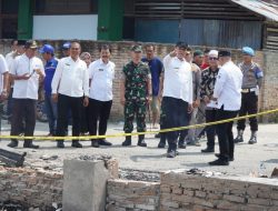 Pj Bupati Langkat Tinjau Korban Kebakaran di Kecamatan Padang Tualang