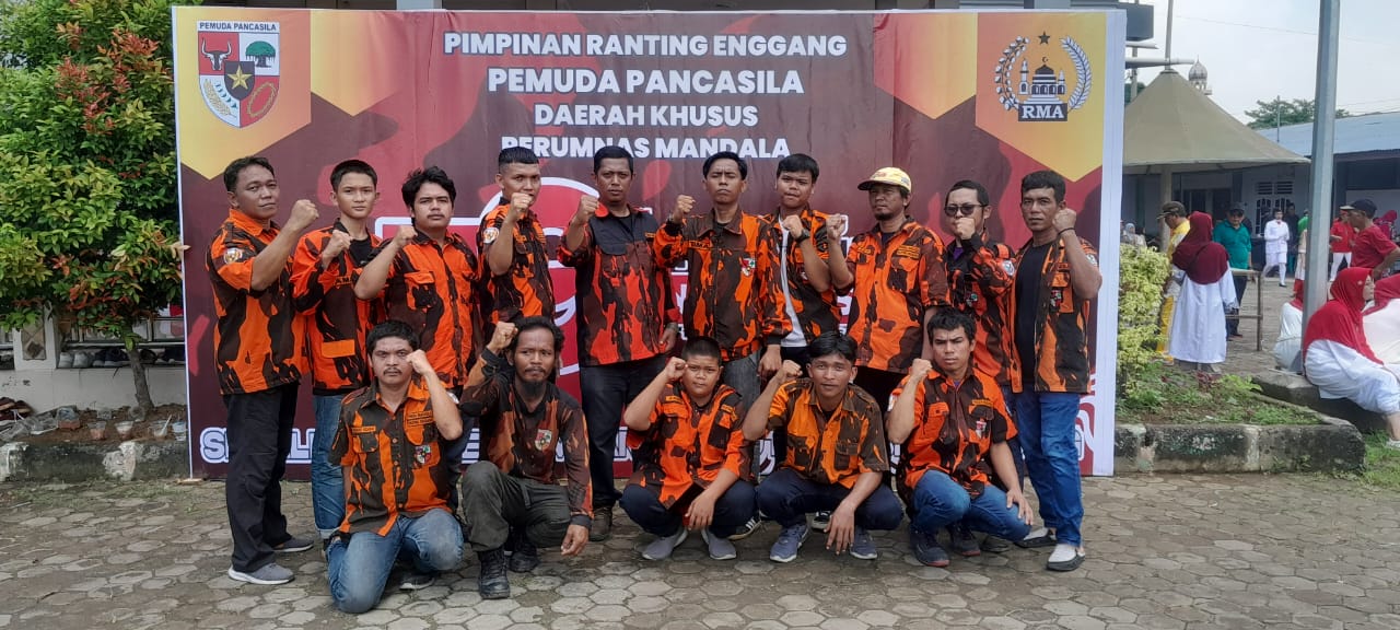 Pemuda Pancasila DK Perumnas Mandala, Bkm Al Mukhlisin dan Remaja Mesjid Al Mukhlisin Kompak dan Solid Mengikuti Upacara HUT RI ke-79