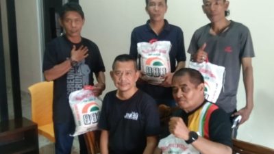 Jumat Berkah, Ketua Pewarta Kembali Gulirkan Sembako kepada Pengurus dan Anggota