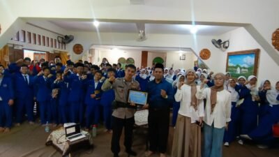 Seminar Hipno Motivasi di SMP IT Nurul Azizi, Brigadir Ricky Ajak Siswa Kembangkan Growth Mindset 