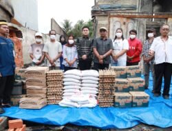 Ricky Anthony Kunjungi dan Bantu Korban Kebakaran di Bahorok