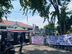 Massa FORMASI Unjuk Rasa di Kantor Dishub Sumut, Teriakkan Dugaan Penyalahgunaan Jabatan Mantan Kadishub Medan