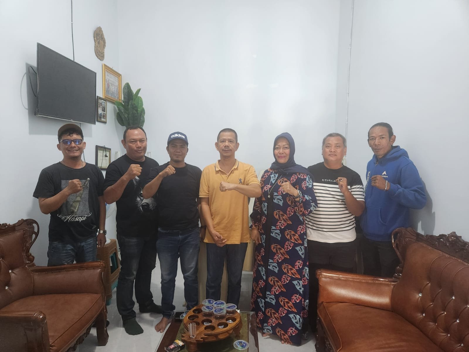 Pewarta Polrestabes Medan Berbagi Beras kepada Pengurus dan Anggota