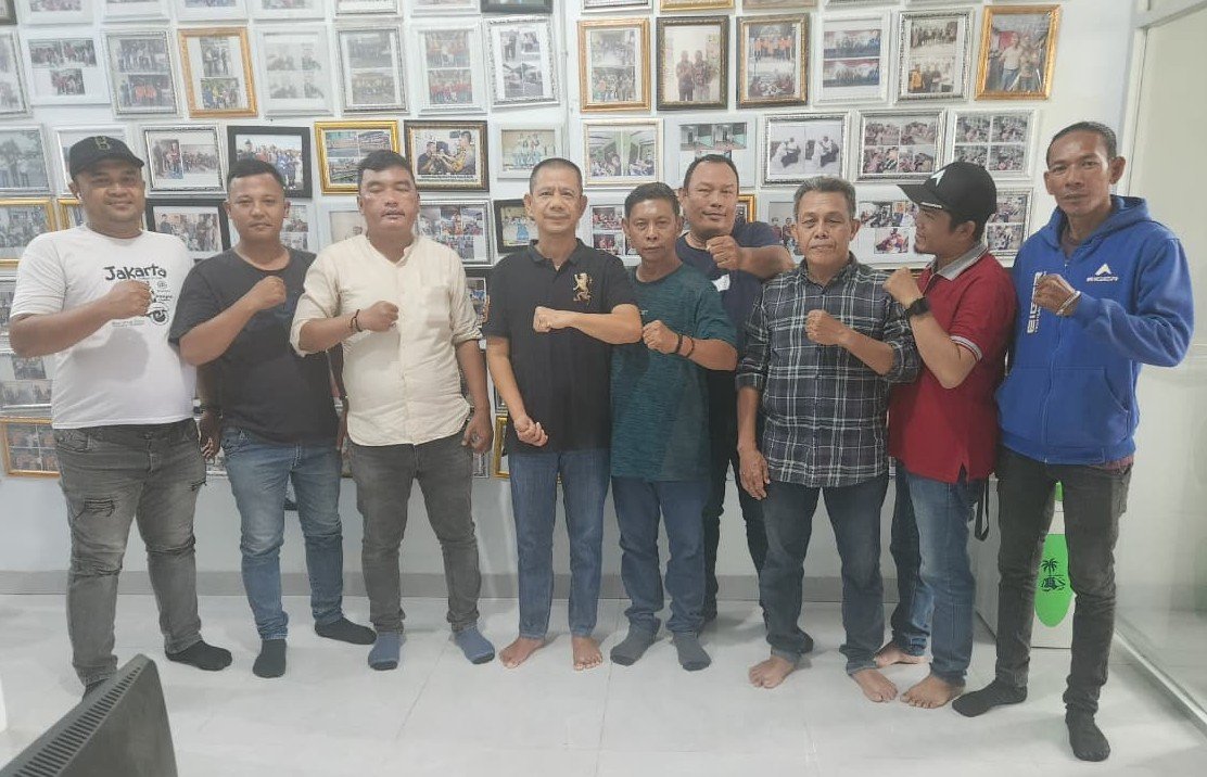 Chairum Lubis SH : "Jumat Barokah" Berbagi Beras Membentuk Jalinan Silaturahmi