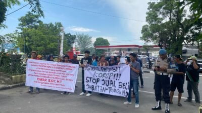Puluhan Massa Laskar Kota Medan Tuding Mantan Kadishub Iswar Jual Kursi Honorer hingga Rp80 Juta