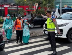 Kompol Bambang Gunanti S.H. M.H Pastikan Keamanan dan Kelancaran Lalin di Sekitar YPSH Setia Budi