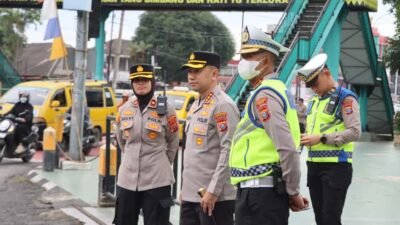 Kapolrestabes Medan Tinjau Langsung Pengaturan Lalu Lintas di Simpang Mesjid Raya, Pastikan Kehadiran Polisi di Tengah Masyarakat