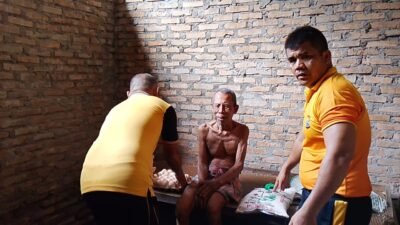 Menyentuh Hati, Polsek Perbaungan Salurkan Bansos untuk Warga Sakit Menahun atas Arahan Kapolres Serdang Bedagai AKBP Jhon Hery Rakutta Sitepu
