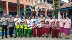 ‎Kapolrestabes Medan Jean Calvijn Terharu Lihat Kepedulian Siswa SDN 106162 Medan Estate ‎
