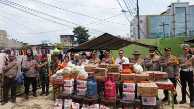 Polri Hadir untuk Warga: 235 Jiwa Korban Banjir Hamdan Terima Bantuan dari Wakapolda dan Kapolrestabes Medan