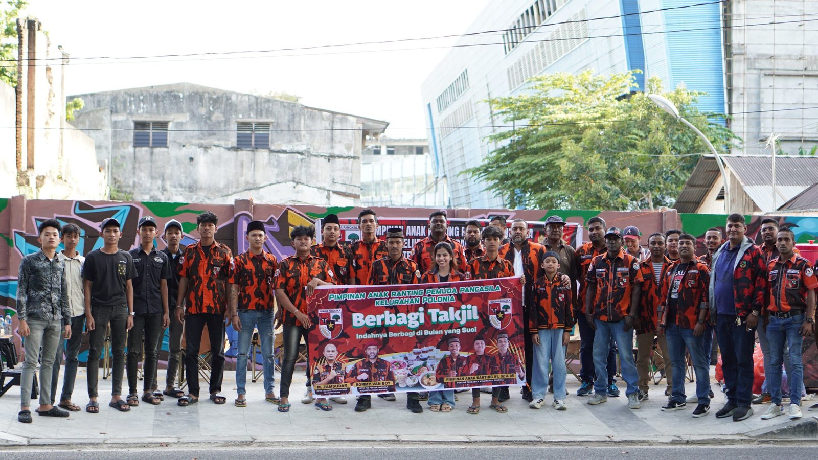 PAC PP Medan Polonia Borong Dagangan UMKM untuk Takjil Pengendara