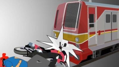 Tragis!!!... Driver Ojol Tewas Tertabrak Kereta Api di Perlintasan Tanpa Palang