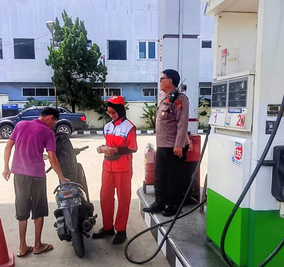 Polsek Sunggal Laksanakan Patroli dan Pengecekan SPBU, Pastikan Distribusi BBM Berjalan Aman dan Lancar