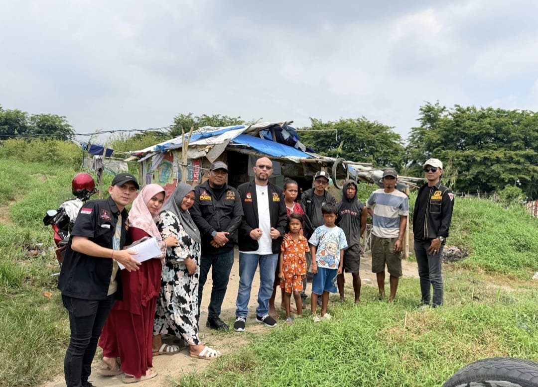 Di Balik Gubuk Reot, Harapan Itu Kembali Menyala: GRIB Jaya Kota Medan Antar Dua Anak Kembali Bersekolah