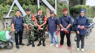 Bersama Babinsa, AJMI dan PW Pemuda Muslim Sumut Bagikan 1945 Bendera Merah Putih ,Gelorakan Semangat HUT ke-81 RI