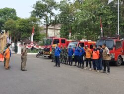 Bersihkan Abu Vulkanik Anak Krakatau, Kodim 0603/Lebak Bersama Forkopimda Turun ke Jalan
