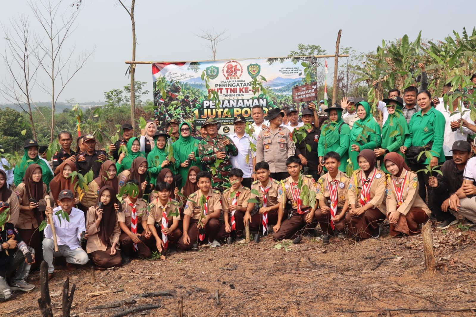 Peringati HUT TNI ke-81, Kodim 0603/Lebak Tanam 5.000 Pohon Buah di Leuwidamar: Investasi Hijau untuk Masa Depan