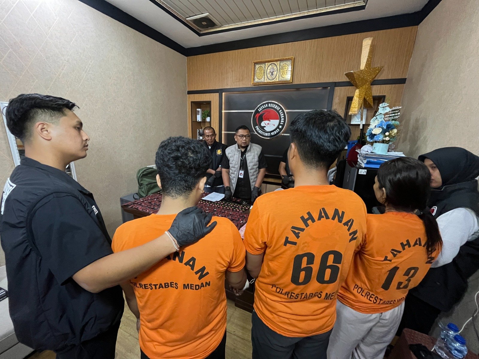 295 POD Getar Asal Malaysia Disita Sepasang Kekasih Diamankan 