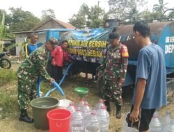 Kemarau Panjang Keringkan Sumber Air, Kodim 0603/Lebak Turun Langsung Bantuan Air Bersih