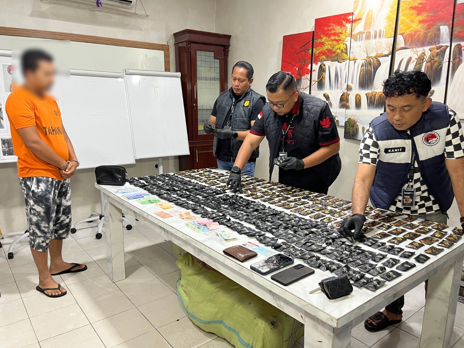 Kejar-kejaran 5 Km Berakhir di Jalan Setia Budi, Kurir 450 Pod Getar Ditangkap