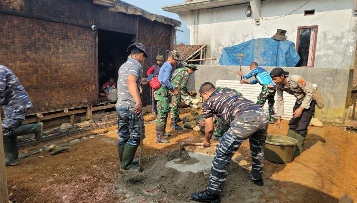Fondasi Rumah Bapak Apin Mulai Dibangun, Satgas TMMD ke-130 Wujudkan Harapan Hunian Layak